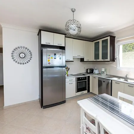 Stunning House With Sea View And Shared Pool In *